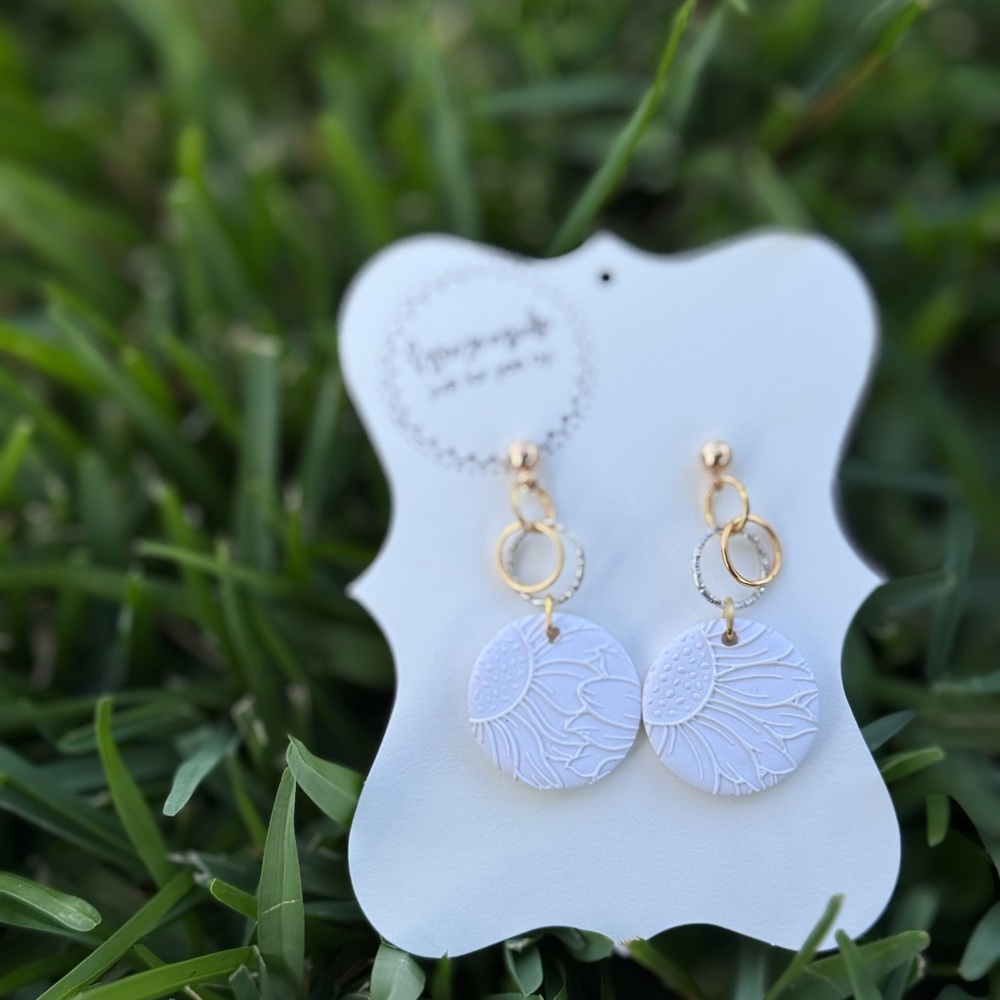 Chic White and Gold Floral Earrings